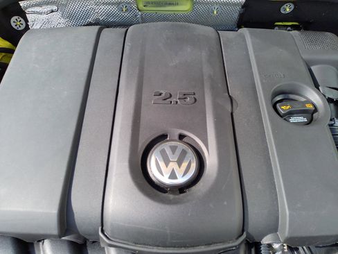 Used 2014 Volkswagen Beetle 2.5 image 28