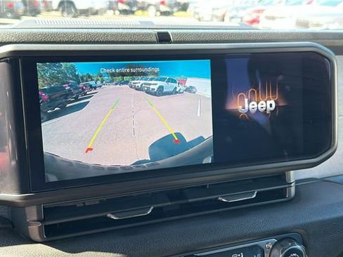 Used 2024 Jeep Wrangler Unlimited image 18