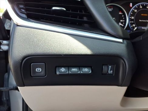 Used 2024 Buick Enclave Premium AWD/4WD image 18