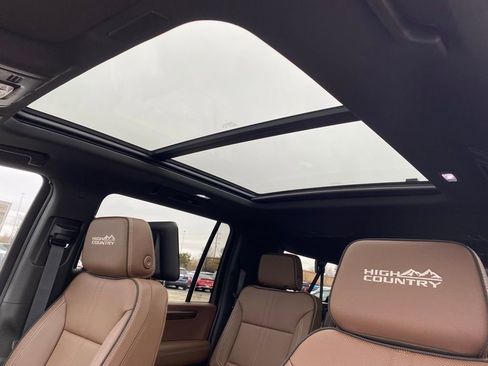 New 2026 Chevrolet Suburban High Country image 14