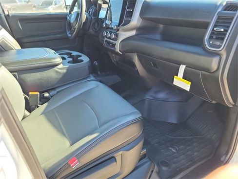 Used 2024 RAM 2500 Tradesman w/ Chrome Appearance Group image 25