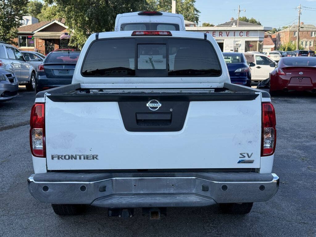 Used 2017 Nissan Frontier SV w/ SV Value Truck Package RWD image 8