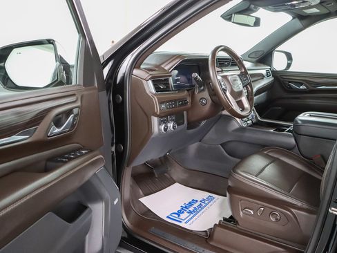 Used 2023 GMC Yukon Denali w/ LPO, Floor Liner Package AWD/4WD image 3