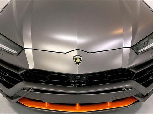 Used 2022 Lamborghini Urus image 32