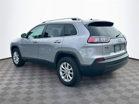 Used 2019 Jeep Cherokee Latitude w/ Cold Weather Group image 5
