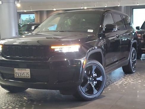 Used 2025 Jeep Grand Cherokee L Altitude image 35