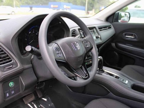Used 2017 Honda HR-V LX image 14