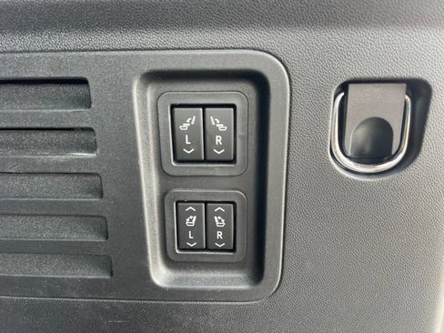 Used 2025 Buick Enclave Avenir w/ LPO, Floor Liner Package AWD/4WD image 20