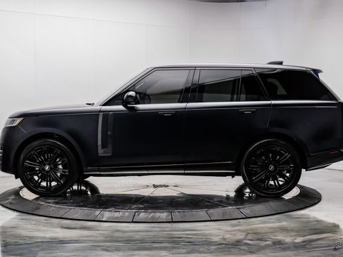 Used 2023 Land Rover Range Rover SE image 7