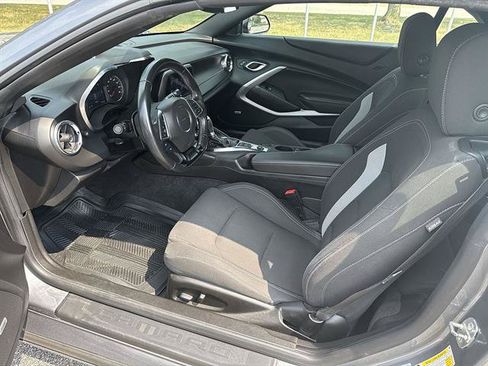 Used 2021 Chevrolet Camaro LT w/ Technology Package RWD image 41