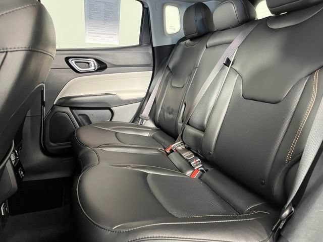 Used 2022 Jeep Compass Limited AWD/4WD image 39