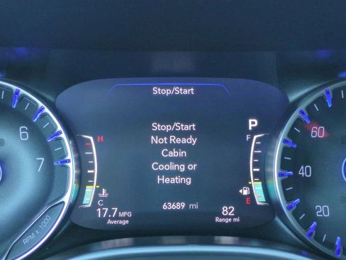 Used 2025 Chrysler Pacifica Select image 28