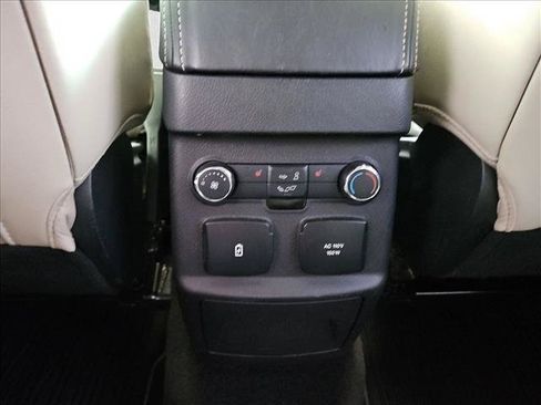 Used 2018 Ford Explorer Platinum AWD/4WD image 18
