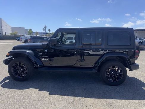 Used 2023 Jeep Wrangler Unlimited Sahara AWD/4WD image 8