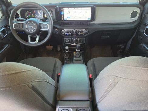 Used 2024 Jeep Wrangler Unlimited Sahara AWD/4WD image 19