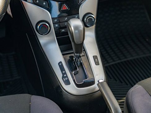 Used 2014 Chevrolet Cruze LT image 20