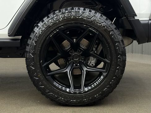 Used 2024 Jeep Wrangler Unlimited AWD/4WD image 12