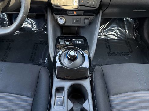 Used 2018 Nissan Leaf SV w/ SV Technology Package image 23