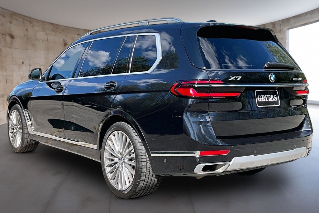 Used 2025 BMW X7 xDrive40i w/ Premium Package AWD/4WD image 14