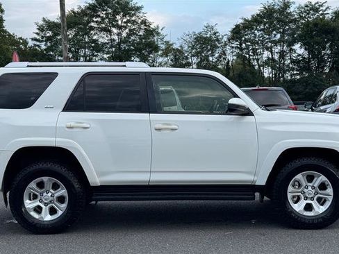 Used 2014 Toyota 4Runner SR5 AWD/4WD image 8