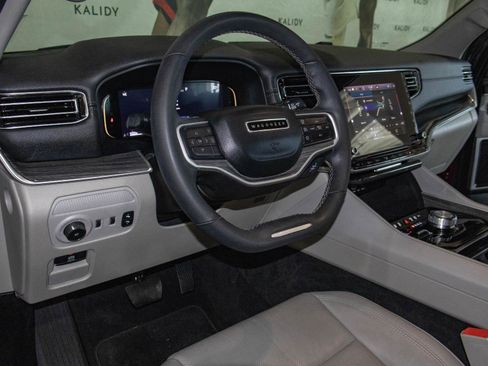 Used 2022 Jeep Wagoneer Series II image 6