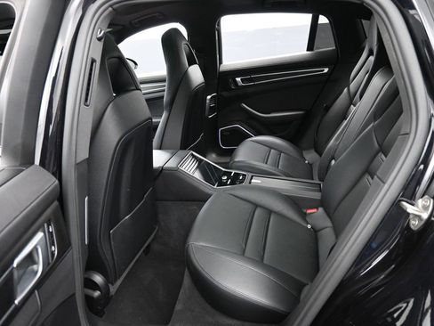 Certified 2022 Porsche Panamera Platinum Edition image 26