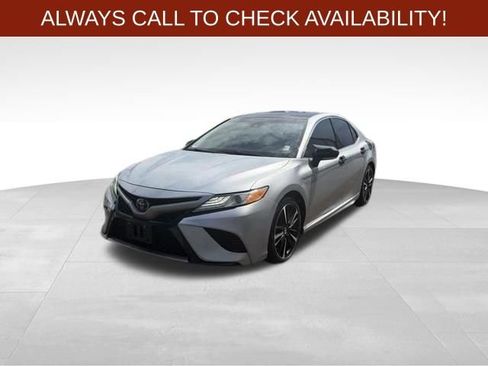 Used 2020 Toyota Camry XSE FWD image 3
