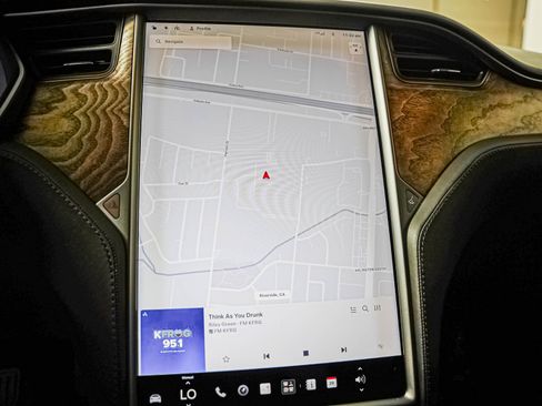 Used 2019 Tesla Model S AWD image 17