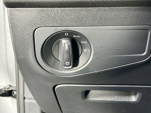 Used 2022 Volkswagen Tiguan SE AWD/4WD image 10