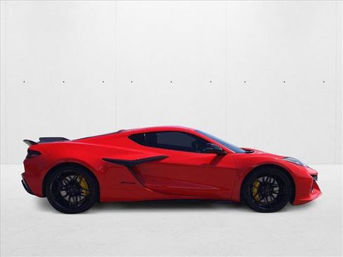 Certified 2025 Chevrolet Corvette Z06 w/ Stealth Interior Trim Package image 4