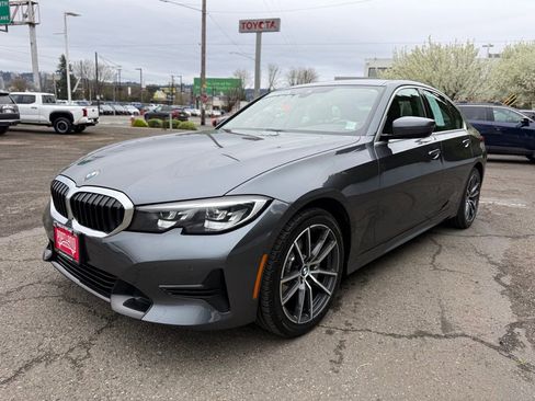 Used 2020 BMW 330i xDrive Sedan w/ Driving Assistance Package image 4