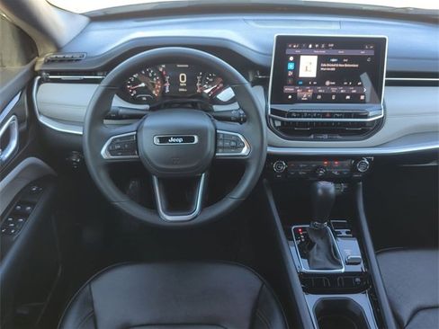 Certified 2024 Jeep Compass Limited image 22