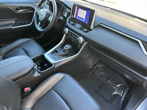 Used 2023 Toyota RAV4 XLE Premium image 18
