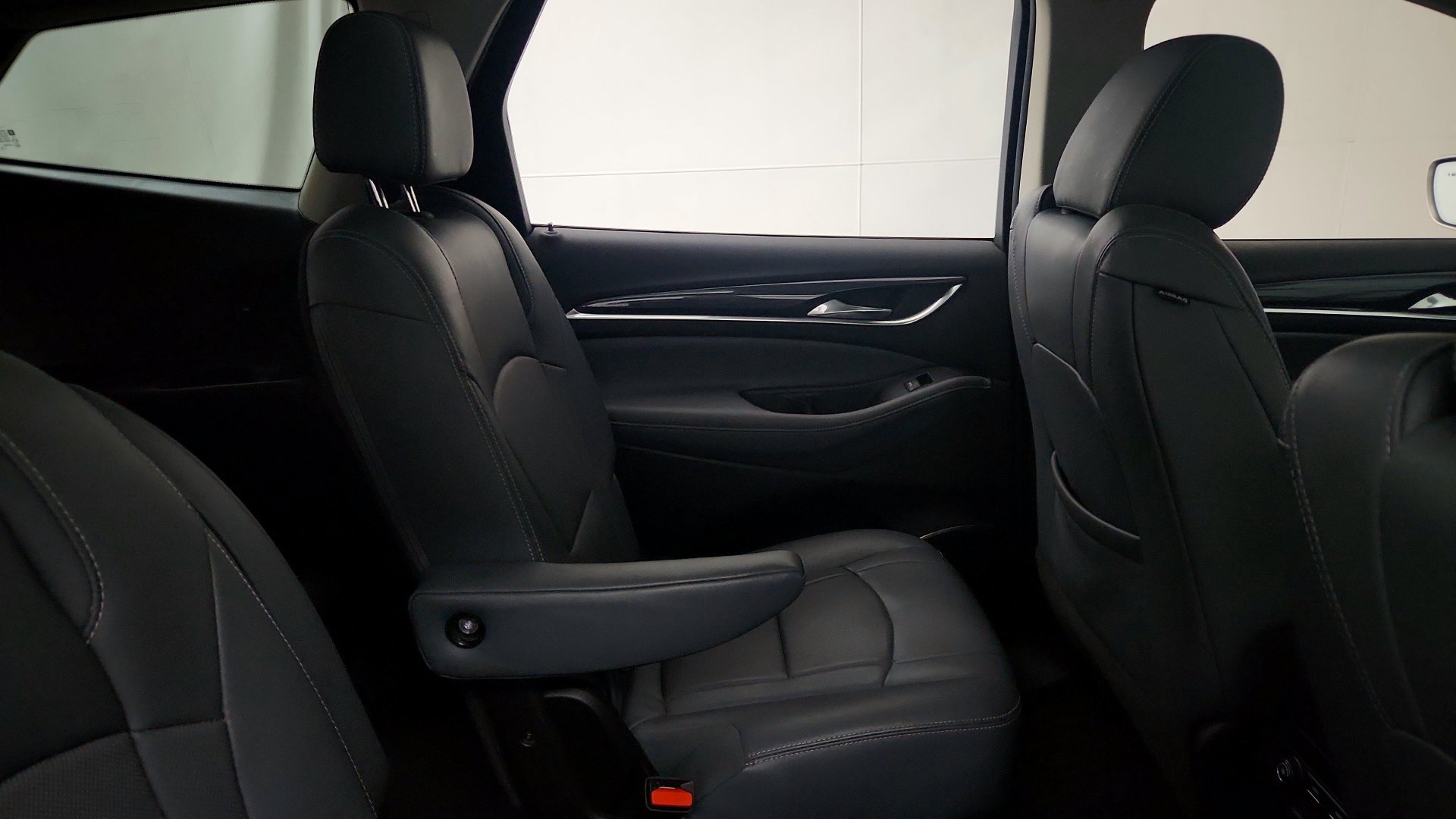 Used 2019 Buick Enclave Essence w/ LPO, Sport Appearance Package AWD/4WD image 28