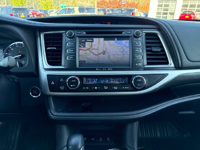 Used 2019 Toyota Highlander SE AWD/4WD image 23