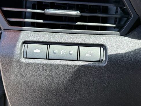 Used 2025 Nissan Altima 2.5 SV FWD image 24
