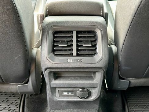 Used 2024 Volkswagen Tiguan SEL R-Line image 19