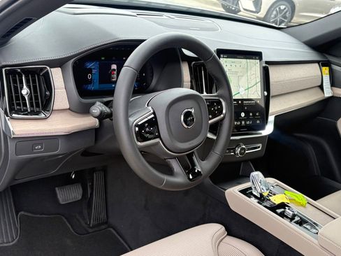 New 2026 Volvo XC90 B6 Ultra w/ Protection Package Premier AWD/4WD image 13