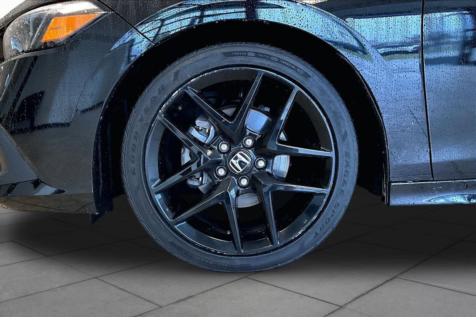 Used 2024 Honda Civic Sport image 11