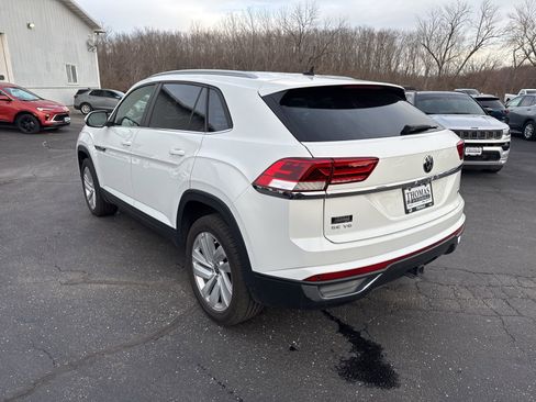 Used 2021 Volkswagen Atlas Cross Sport SE image 5