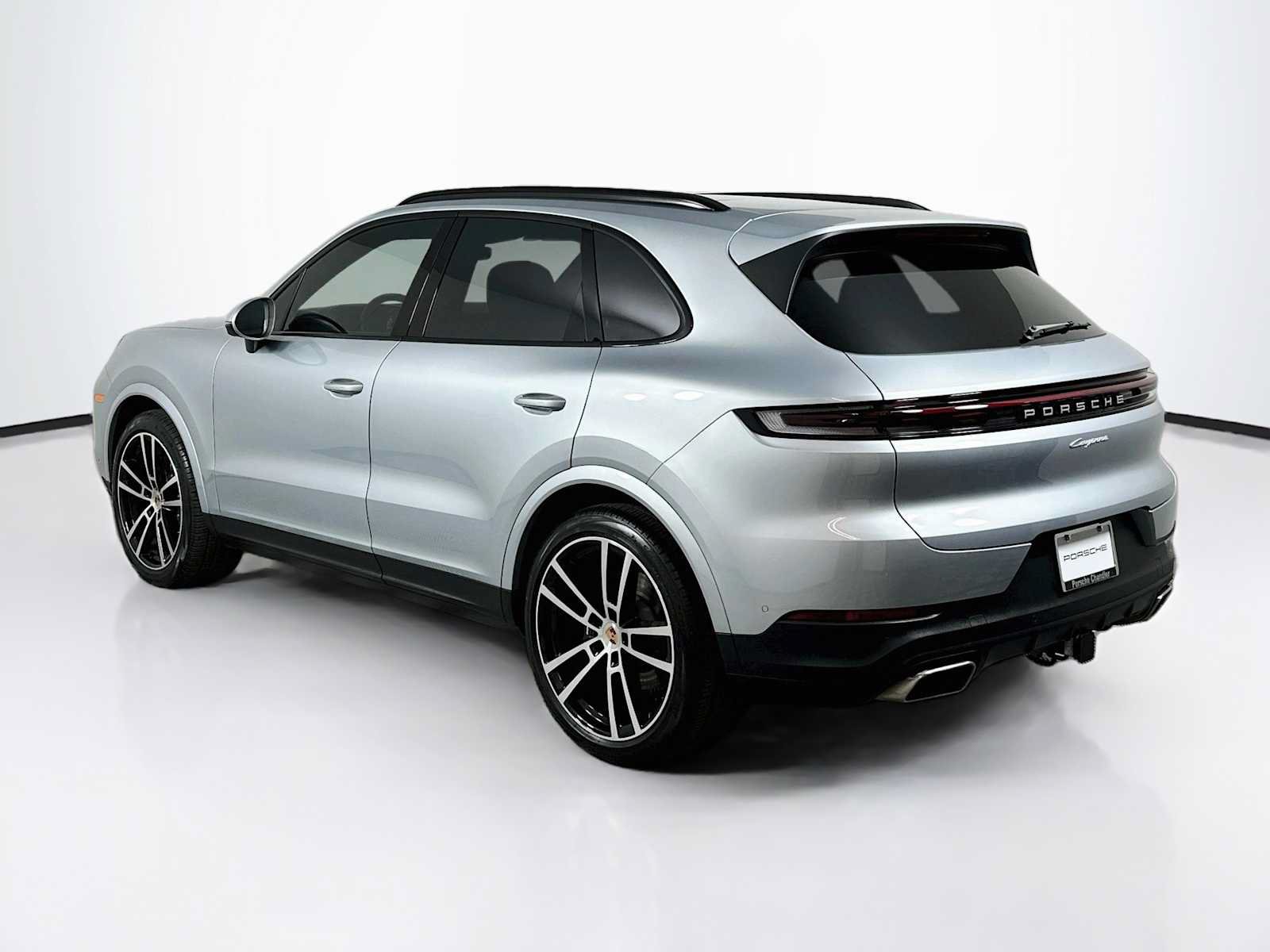 Used 2026 Porsche Cayenne AWD/4WD image 3