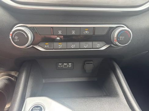 Used 2025 Nissan Altima 2.5 SV AWD/4WD image 24