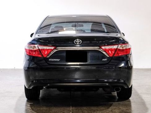 Used 2017 Toyota Camry SE FWD image 15