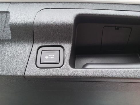 Certified 2023 GMC Acadia Denali w/ Denali Ultimate Package image 26