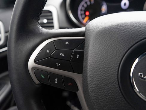 Used 2019 Jeep Grand Cherokee Limited image 24