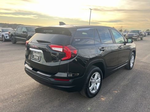 Used 2024 GMC Terrain SLE image 3