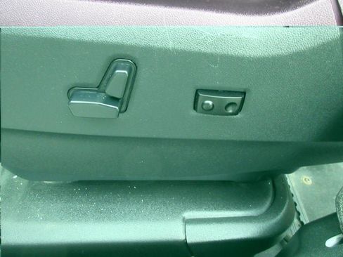 Used 2019 Dodge Grand Caravan SE FWD image 18