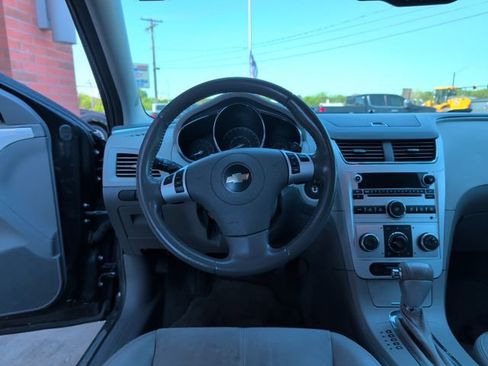 Used 2010 Chevrolet Malibu LT w/ Premium Mat Package FWD image 2