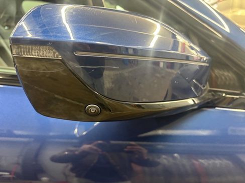 Used 2024 BMW iX xDrive50 w/ Premium Package image 9