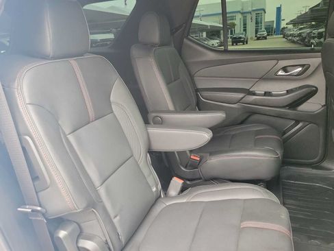 Used 2023 Chevrolet Traverse RS FWD image 17